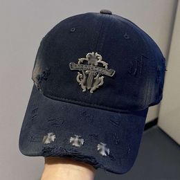 Merk Heren Caps Luxe Chr Designer Dames Hoed Pet Gebogen Rand Hoeden Sport Geborduurd Sanskriet Hart Kruis Hoofddeksel Jongen Meisje Zonnescherm Baseball Cap W35N