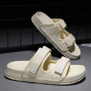 Merk mannen slippers lichtgewicht sandalen indoor heren kamer gaas causaal ademende buitenstrandschoenen zomer sandalia's s