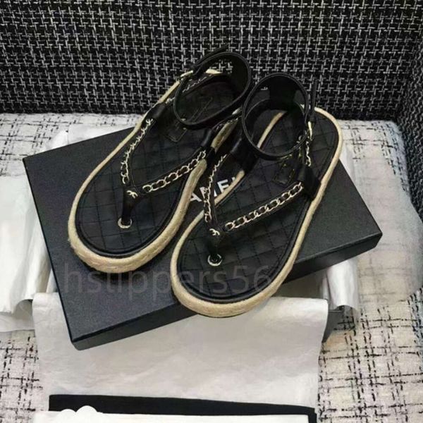 Designer Luxury Sandals Fashion Classic Brand Metal Sandals Chaîne Woven Hemp Rope Sole Flip Buckle Beach Women Chaussures