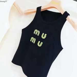 Marque Mivmiv Top Womens Clothes T-shirt Miui Designer Femmes Sexy Halter Tops Party Crop Y2K Top Broidered Top Top Spring Summer Backl 7368