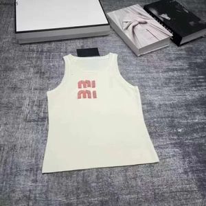 Marque Mivmiv Top Womens Clothes T-shirt Miui Designer Femmes Sexy Halter Tops Party Crop Y2K Top Broidered Top Top Spring Summer Backl 5586