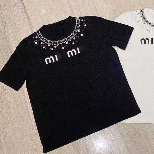 Brand Mui T Shirt Women's Mivmiv Designer Algodón de algodón de alta calidad MIUI Bordado versátil Camiseta de manga corta Mujer tela de verano 1583