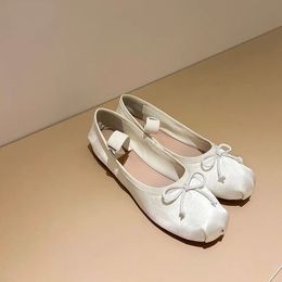 Chaussures de marque arc fond plat Mary Jane luxe confortable style simple élastique Miu chaussures de ballet pour femmes noir blanc rose gris rouge marron nude maison tn