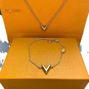 Merk Ketting Hanger Designer Mode-sieraden Man Cjeweler Letter Plated Gold Sier Chain voor Mannen Vrouw Trendy Tiktok Hebben Kettingen Sieraden