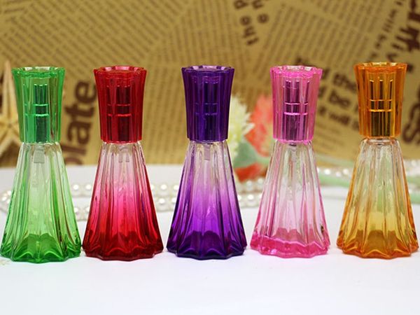 Tout nouveau 100 pcs/lot 20 ml bouteille de parfum en forme de bouteilles en verre coloré vaporisateur de parfum vide bouteille de parfum points embouteillage