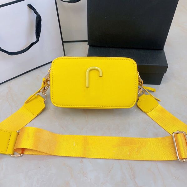 NOUVEAU 23SS Sacs de messager pour femmes Summer Texture Small Square Fashion Fashion Sac à bandoulière Verséatile Couleur de contraste à double panneau