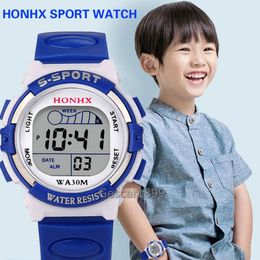 Brand New Colorful Watch Cartoon Style Digital Electronic Wristwatch Enfants Water Resist Regarder pour les hommes Femmes Kids1498326