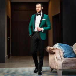 Brand New Green Groom Tuxedos Black Shawl Lapel Men Wedding Tuxedo Fashion Men Jacket Blazer Men Prom Dinner / Darty Suit Jacket Pants Tie