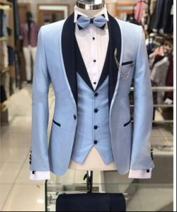 Brand New Light Blue Groom Tuxedos Black Shawl Lapel Padrinos de boda para hombre Estilo de vestido de boda Hombre Chaqueta Blazer Traje de 3 piezas Chaqueta Pantalones Chaleco Corbata 883