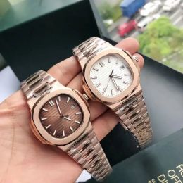 Nuevos hombres Serie 5711 Relojes de pulsera Relojes mecánicos automáticos para hombres Reloj de lujo para mujeres Esfera marrón Correa de acero inoxidable en oro rosa # 67