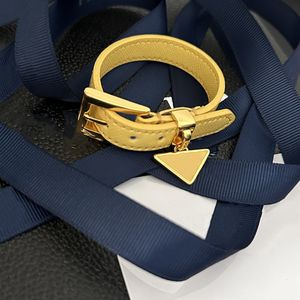 Brand New P-Letter Designer Bracelet en cuir en or 18 carats Couple Bracelet de haute qualité Cadeau de Noël Bijoux Cadeau Bijoux Accessoires en gros H9906
