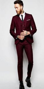 Brand New Red Groom Tuxedos Notch Revers Groomsmen Hommes Robe De Mariée Populaire Homme Veste Blazer 3 Pièces Costume (Veste + Pantalon + Gilet + Cravate) 901