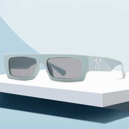 NOUVEAUX petites lunettes de soleil à la mode pour hommes et femmes à la mode des hommes