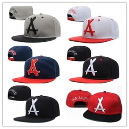 Tout nouveau style ajusté les chapeaux de snap des anciens élèves blancs une lettre hip hop chapeaux de sport de baseball caps de dos pour hommes femmes 6513195