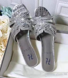 Nouvelles femmes 039s Chaussures de sandale de pantoufle Gina Ladies Diamond Slipper Flip Flops Chaussures avec diamant de haute qualité PO102927950344