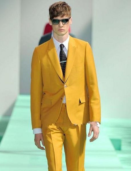 Brand New Yellow Men Tuxdos De Mariage Peak Revers Slim Fit Groom Tuxedos Excellent Hommes Veste Blazer (Veste + Pantalon + Cravate) 2222