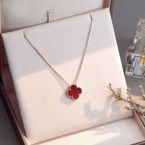 Merk originaliteit hoge versie van klaver ketting dames dubbelzijdige natuurlijke rode agaat hanger kraag ketens sieraden