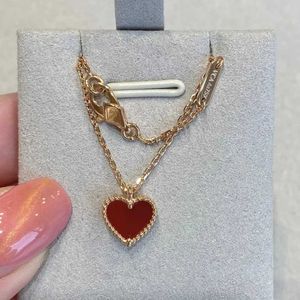 Merk originaliteit Little Red Heart Necklace Peach Jade Chalcedony Vanguard Heavy Ear Studs Classic Elegant Mooie Trendy Rose Gold Sieraden