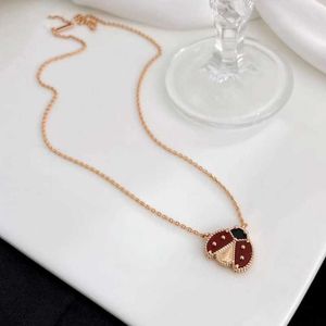 Merk originaliteit v Golden Van Clover Ladybug ketting Dames Rode agaat Pendant Kraagketen 18k Rose Gouden sieraden