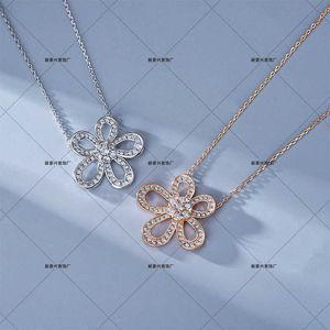 Merk originaliteit Van Big Flower Necklace v Gold Hollow Sunflower Micro ingelegd met diamanten kraagketens sieraden