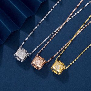 Merk originaliteit van V-Gold caleidoscoop ketting met dikke gouden plating en diamant inlay condel elegante dames licht luxe sieraden