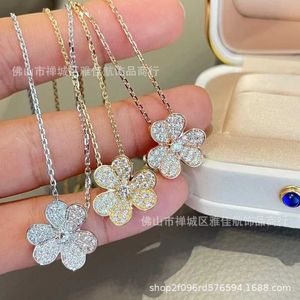 Merk originaliteit bestelwagens klaver ketting dames ingesteld met diamant drie bloem vol geluk kraag ketens sieraden
