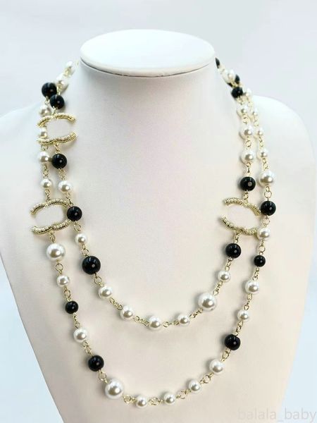Collier de perles de marque, longue chaîne de pull, collier de luxe de styliste, noir et blanc, colliers ras de cou pour femmes