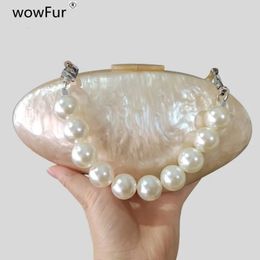 Merk Pearl Wit Naakt Acryl Bead Chain Handgreep Koppel Koppeling Koppeling Dames Schouder Purse Turn Turnet Jurk Avond Handtas Wallets 240423