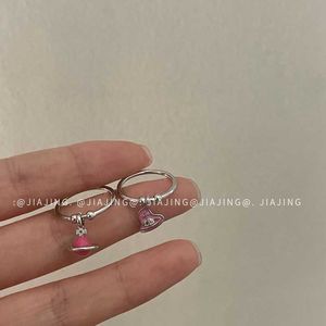 Marque personnalisée Westwoods Saturn Pendant Ring High Grade Elegant Light Luxury and Index Finger Unique Exquis Design Nail