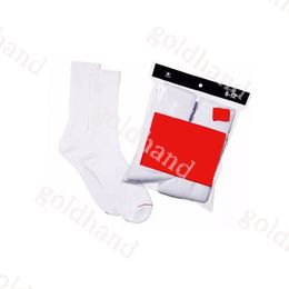 Calcetines de algodón puro para hombre Calcetines deportivos de diseñador Calcetines largos de calle Calcetines con estampado de letras 1 paquete / 2 pares