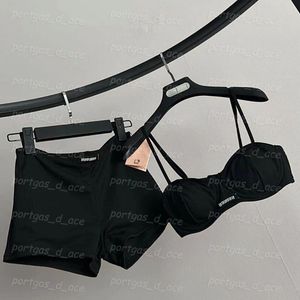 Marca Push Up Mujeres Sujetador Pantalones cortos Conjunto de ropa interior Carta Diseñador sexy Lingere deportivo Conjunto de boxeadores de lujo Nadar Summper Fiesta en la piscina Traje de baño en la playa Trajes de baño blancos y negros