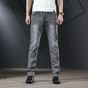 Calidad de la marca Jeans para hombre Color gris oscuro Algodón de mezclilla rasgado para hombres Diseñador de moda Biker Jean Tamaño 28-40 Hombres