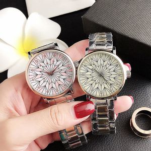 Montre-bracelet à quartz de marque pour femmes et filles, style fleur, bracelet en acier et métal, M91