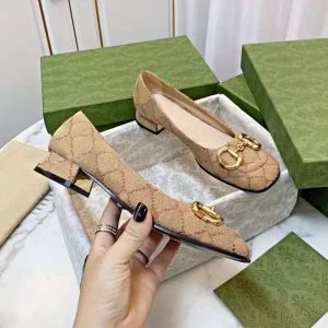 Marca retro clásico zapatos de vestir de mujer primavera y otoño moda cuero de vaca punta cuadrada tacón grueso tacones altos 100% cuero genuino hebilla de metal