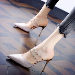 Brand Rivets Stiletto Designer Sandales rayées PVC Femmes Sexy Shallow Mouth Lady Princess Pumps pointé Toe Hight Talon S 1456