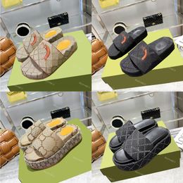 Sandalias de marca Dupe AAAAA Zapatillas Fondo grueso Bordado plano Sandalia impresa Mujeres para hombre Zapatilla Diapositiva Chanclas Goma Tacón alto Dayremit