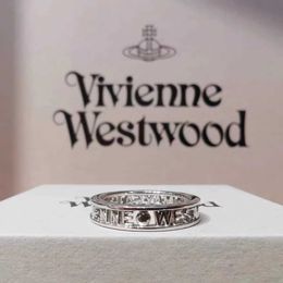 Merkster dezelfde Westwoods uitgehold brief klassieke ring modieus en veelzijdig voor mannen dames minimalistische armband nagel