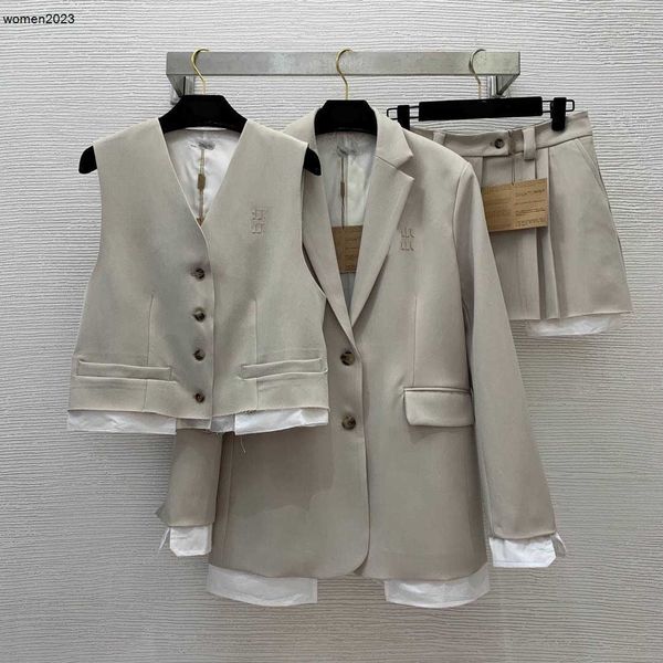 Costume de marque femmes costumes manteau Designer femmes mode gilet ensemble dîner veste blazer jupe 3pcs pardessus trois pièces blazer avril 02