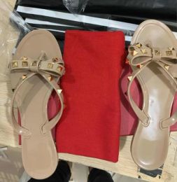 merk zomer vrouwelijke designer luxe sandalen klinknagel strik platte slippers klinknagel meisjes jelly platform slippers dames strand slippers 35-41