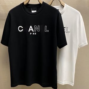 Diseñador de camisetas para hombres Munas cortas sueltas para hombres Summer en blanco y negro Marca de letra impresa Mangas cortas para hombres y mujeres La misma camisa