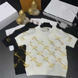 T-shirts de marque Logo à paillettes dorées Bouton de revers brodé Pull Tee Manchette décorative filetée Manches courtes Respirant Style mince Hauts tricotés Femme T-shirt