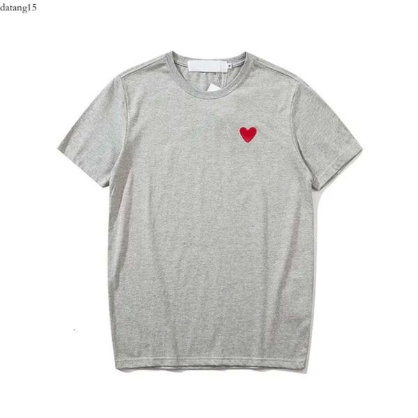 Camiseta de marca CDGS Play Summer Designer Mens Camisetas Play T Shirt Commes Manga corta Dess Bordery Bordery Heart Shirt RE 1646