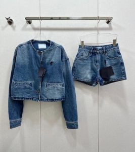 Marque Deux Pièces Robe Designer Denim Femmes Sports 2 Pièces Ensemble Simple Boutonnage À Manches Longues O-cou Veste Triangle Shorts Costume 2023 Tenues Survêtement Occasionnel