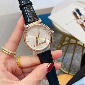 Brand Watches for Women Girls Crystal Big Letters Style Lederen Riem Quartz Pols Watch L40253O