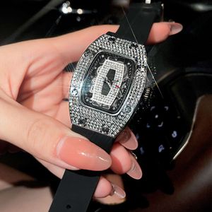 Marque de marque pour femmes SILICONE STRAP SPORTS Quartz Watch Girl's Diamond Wristwatch Reloj Mujer Elelégante Livraison gratuite
