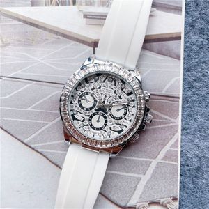 Montres de marque hommes femmes léopard cristal diamant Style bracelet en caoutchouc montre-bracelet à Quartz X1843186