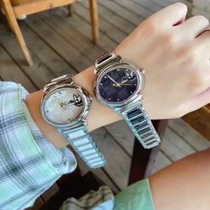 Relojes de marca Mujer Chica Paloma Estilo a cuadros Banda de acero de metal Reloj de pulsera de cuarzo L57