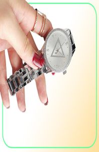 Marque regarde les femmes Lady Girl Diamond Crystal Triangle Style Metal Steel Band Quartz Wrist Watch GS473988827