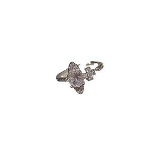 Marque Westwoods Saturne avec une bague diamant femelle Instagram tendance haut de gamme Lumière luxe Fashion polyvalente ouverte Internet célébrité en direct Nail