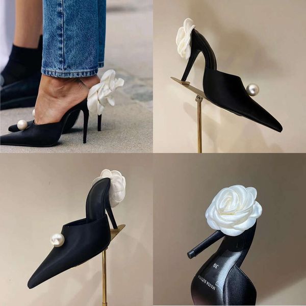 Brand Woman Designer Sandals Fashion Satin Rose Flower Decoration Point Toes Point